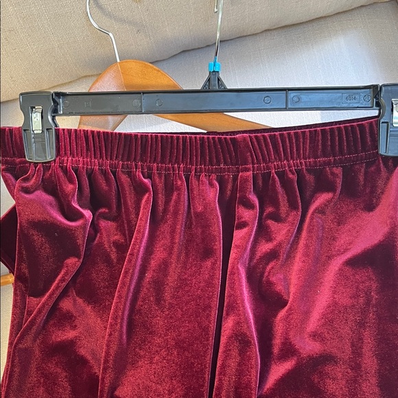 Coldwater Creek Burgundy 3 Piece Velvet Set Size Large - Picture 6 of 11